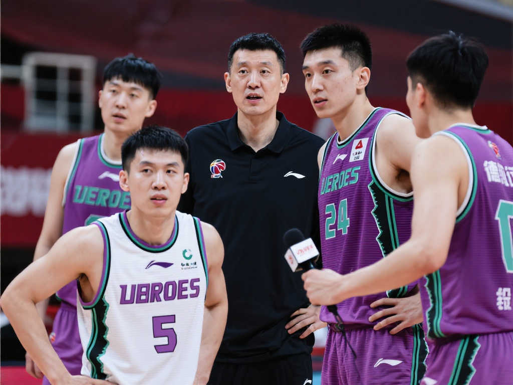 等球员的离 等球员的离