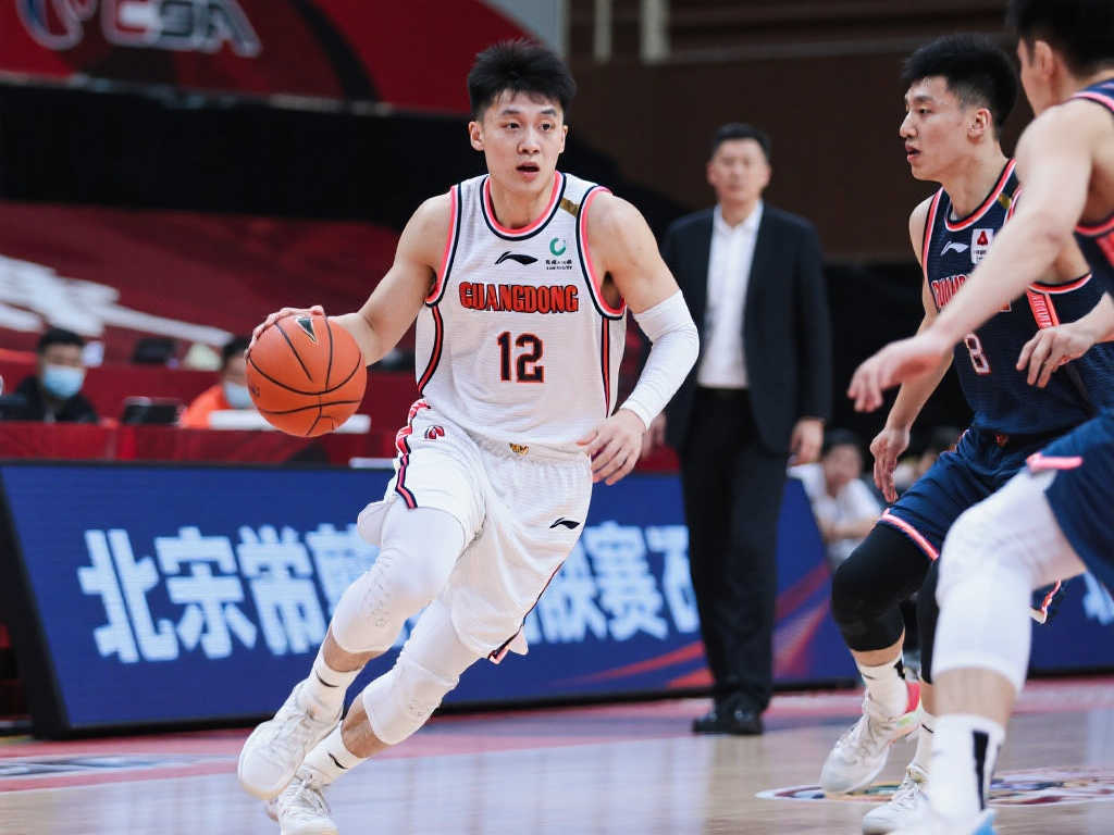 伴随轻盈的 伴随轻盈的